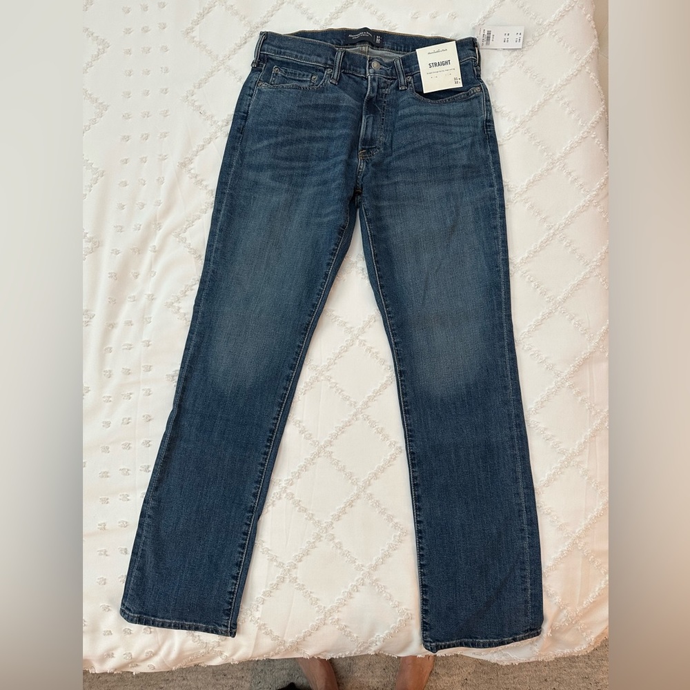 Mens Abercrombie & fitch straight through the hips thighs & leg jeans 31W 32L.